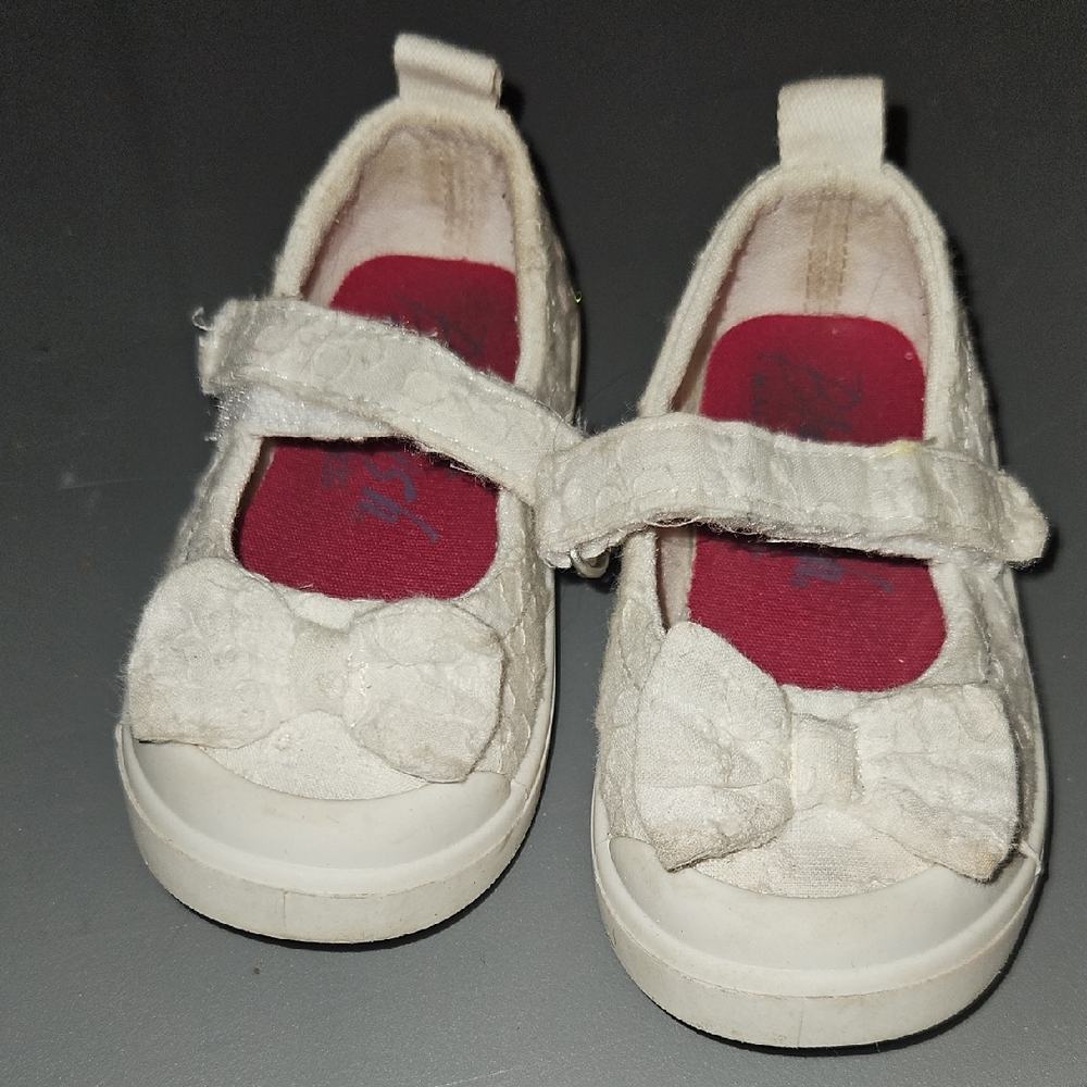 Charming Cream Kids Shoes with Bow